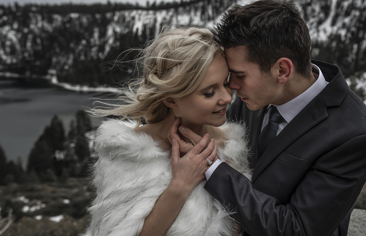 Read more about the article Lake Tahoe Engagement Photographe